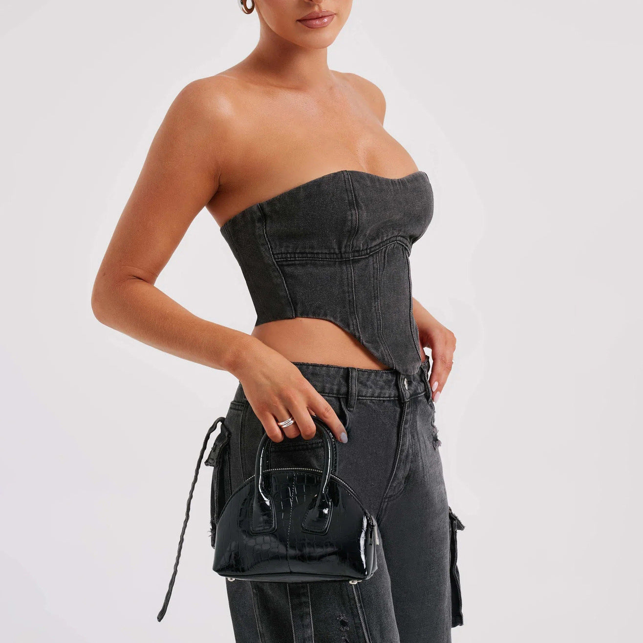 Ensemble « Corps Rebelle » – Coupe Sensuelle, Esprit Street, Détails Couture