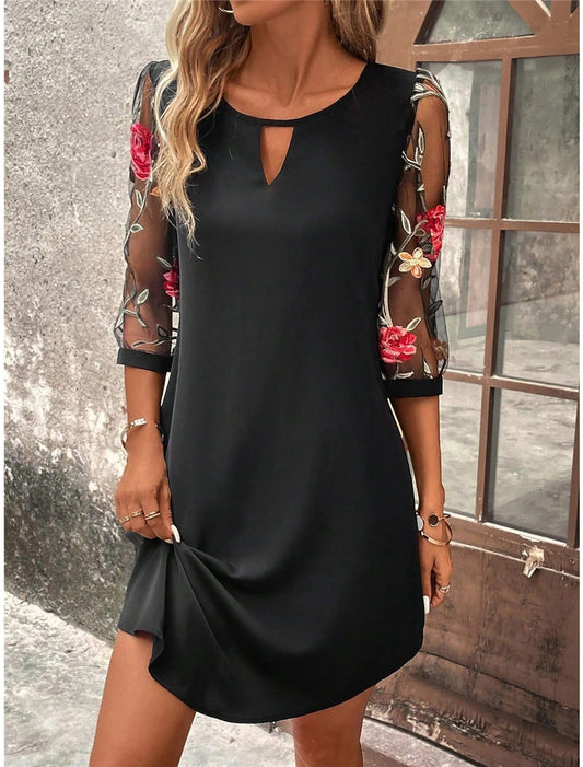 Robe Élégante « Soléa » – Dentelle & Cintrée