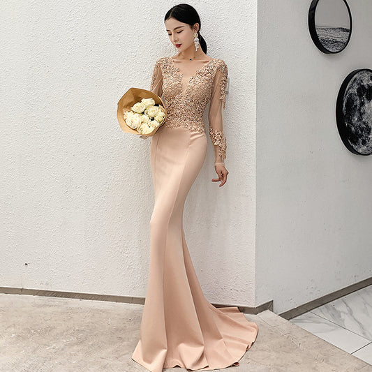 Robe de soirée « L’Impériale » – Prestige & Charisme