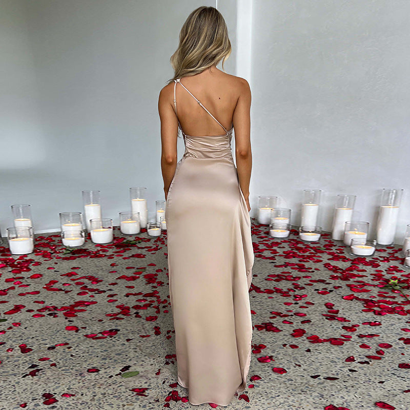 Robe de Soirée « Nuit Secrète » – Épaule Unique, Éclat Discret, Dos Sculptural