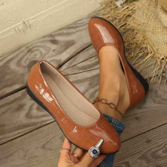 Women's Plus Size Shallow Mouth Solid Color Casual Flat Shoes