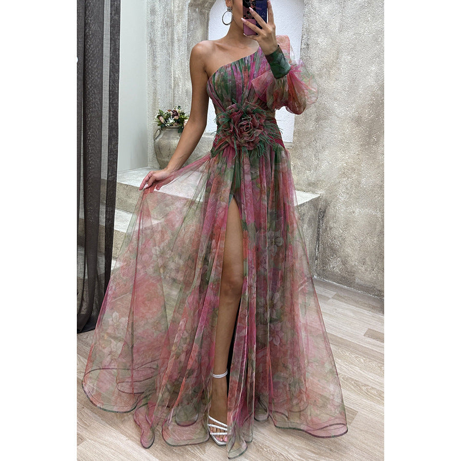 Robe de Soirée « Lueur Libre » – Épaules Dévoilées, Mesh Coloré, Allure Fluide