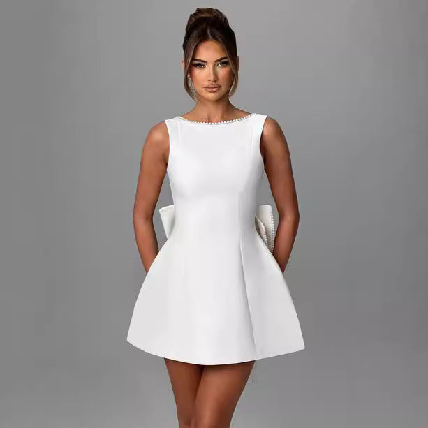 Robe de soirée « Céleste » – Perles Délicates, Dos Nu, Charme Raffiné