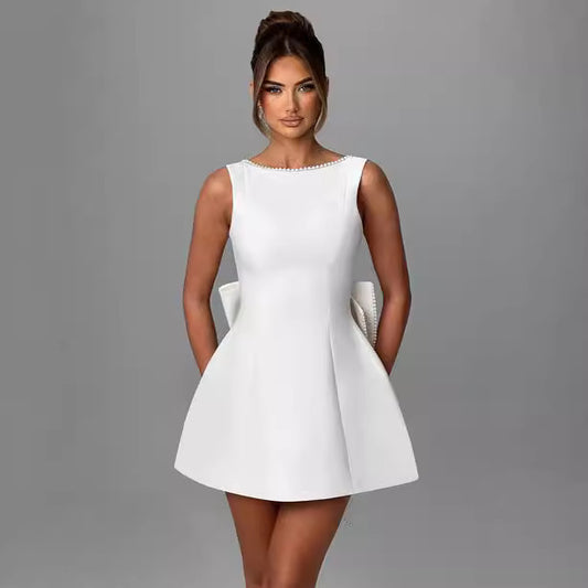 Robe de soirée « Céleste » – Perles Délicates, Dos Nu, Charme Raffiné