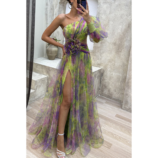 Robe de Soirée « Lueur Libre » – Épaules Dévoilées, Mesh Coloré, Allure Fluide