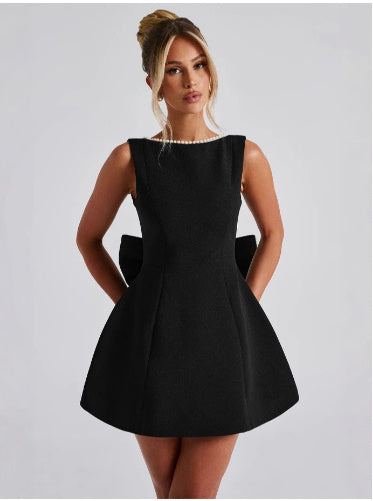 Robe de soirée « Céleste » – Perles Délicates, Dos Nu, Charme Raffiné