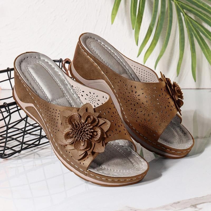 Retro Hollow Flower Heightening Sandals