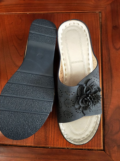 Retro Hollow Flower Heightening Sandals