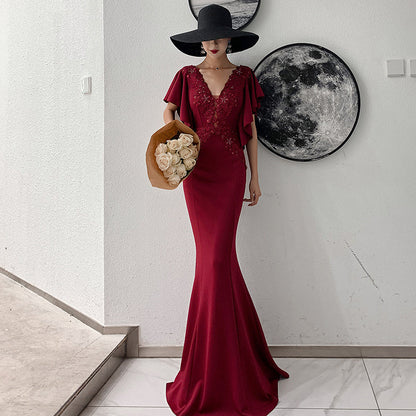 Robe de soirée « L’Impériale » – Prestige & Charisme