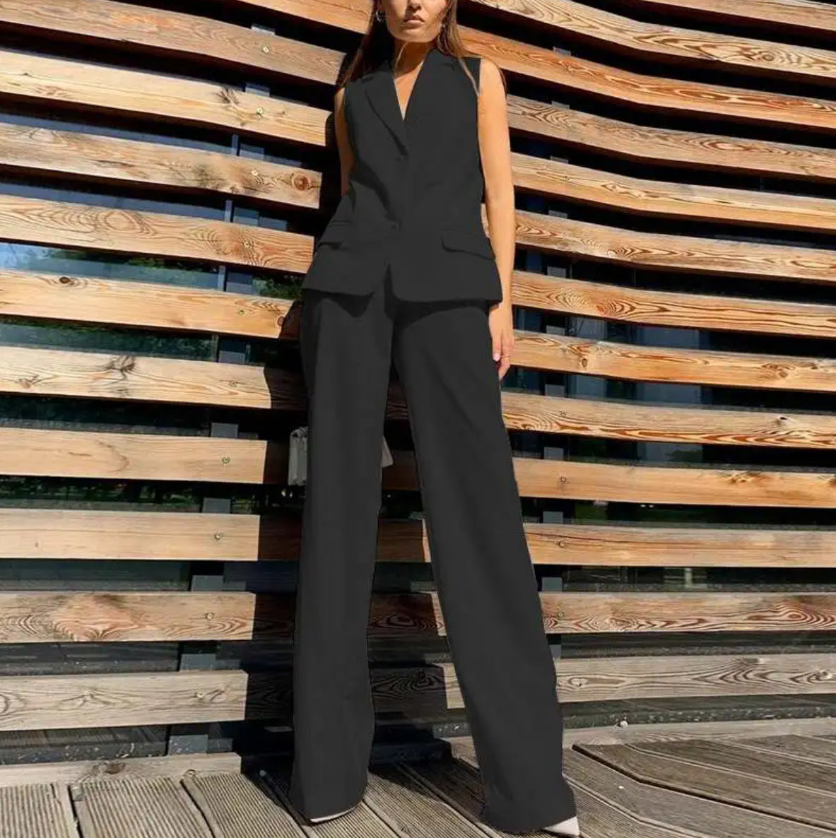 Costume « L’Échappée Libre » – Veste Sans Manches & Pantalon Large, Allure Détendue