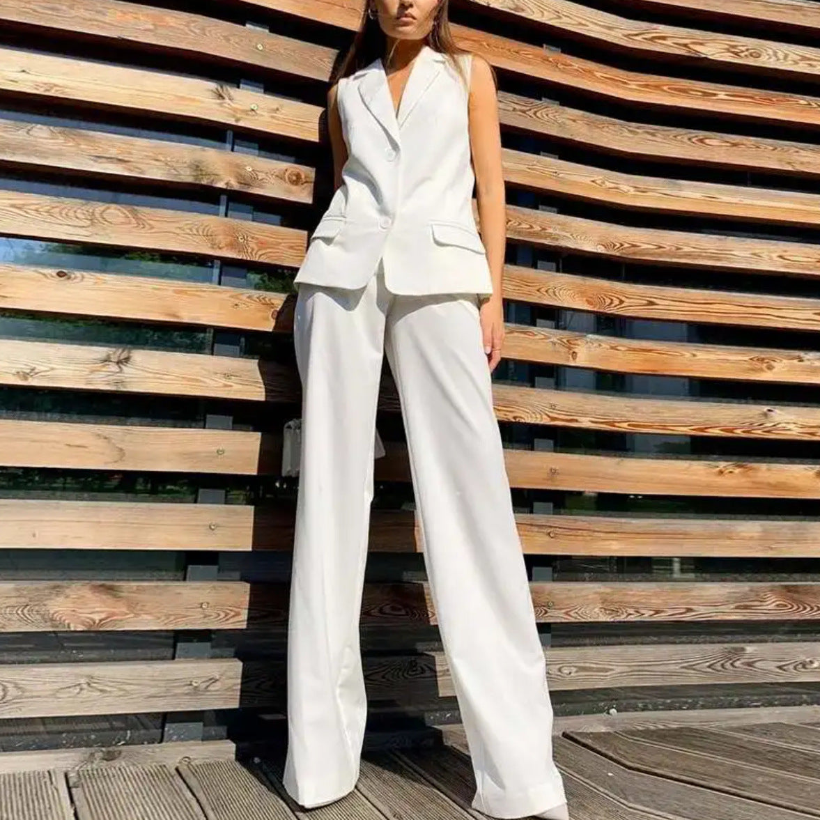 Costume « L’Échappée Libre » – Veste Sans Manches & Pantalon Large, Allure Détendue