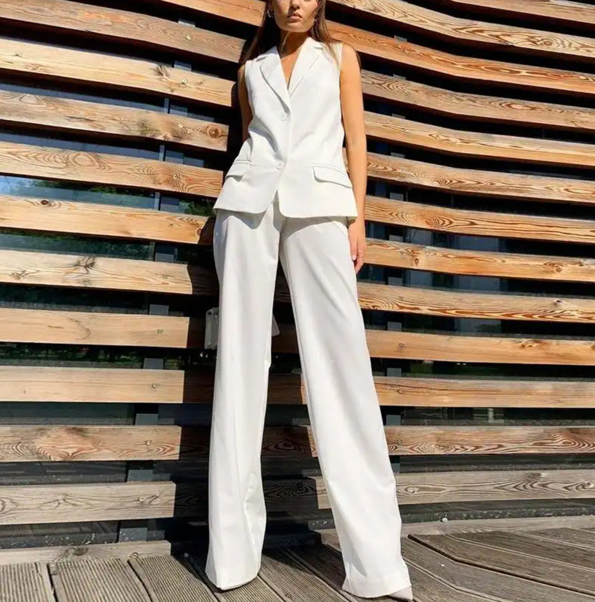 Costume « L’Échappée Libre » – Veste Sans Manches & Pantalon Large, Allure Détendue