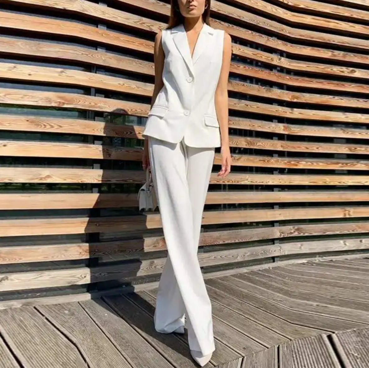 Costume « L’Échappée Libre » – Veste Sans Manches & Pantalon Large, Allure Détendue