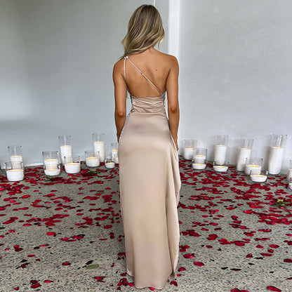 Robe de Soirée « Nuit Secrète » – Épaule Unique, Éclat Discret, Dos Sculptural