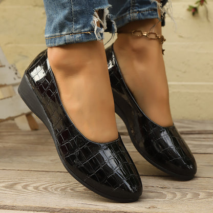 Women's Plus Size Shallow Mouth Solid Color Casual Flat Shoes
