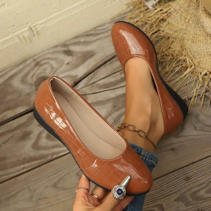 Women's Plus Size Shallow Mouth Solid Color Casual Flat Shoes